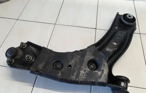 Volkswagen T-Roc Front lower control arm/wishbone 5WA407117