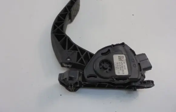 Audi A6 Allroad C6 Accelerator pedal position sensor 8K1723523