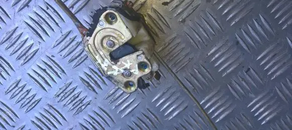 Mitsubishi Pajero Front door lock