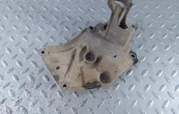 Citroen Berlingo A/C compressor mount bracket 9823598480