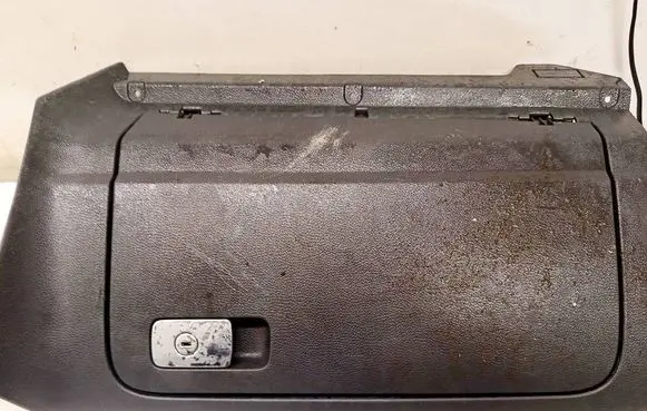Volkswagen Golf V Glove box 1K2857290