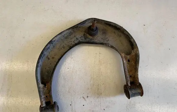 Volkswagen Amarok Front upper control arm/wishbone 04AB