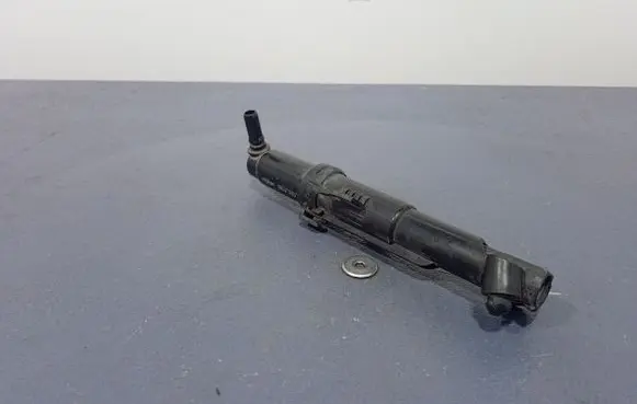 BMW 6 F12 F13 Windshield washer spray nozzle 7246087