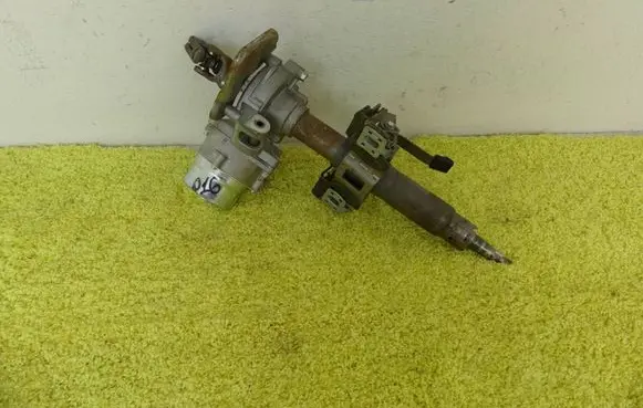 Suzuki Swift III Power steering pump 31390-53r00
