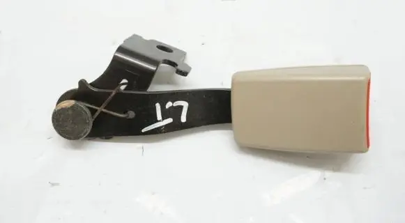 Renault Koleos I Rear seatbelt buckle