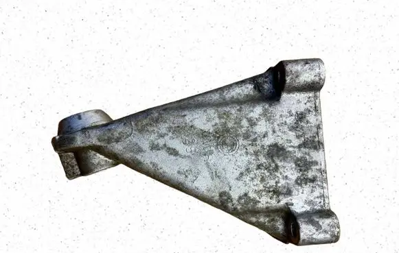 Mercedes-Benz C W203 Engine mounting bracket A2712230804