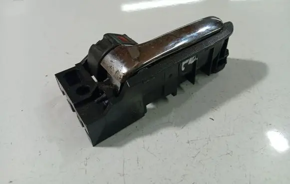 Toyota Avensis T250 Front door interior handle