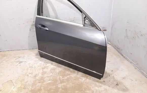 Mercedes-Benz E W212 Front door 2127200205 2127220210