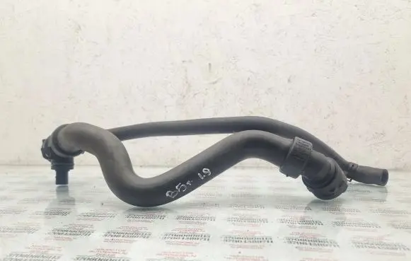 Volkswagen PASSAT B5.5 Engine coolant pipe/hose 4B0121049S