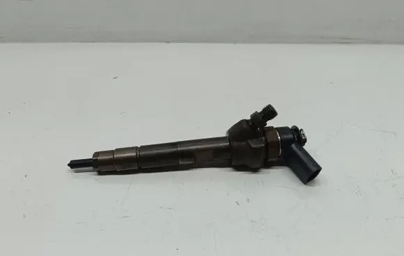 BMW 1 E81 E87 Fuel injector 779844604