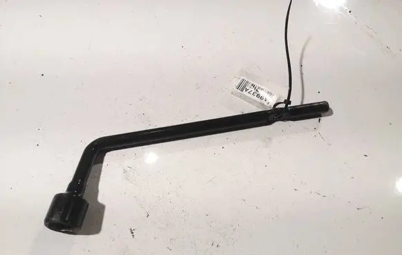 KIA Sorento Wheel nut wrench 