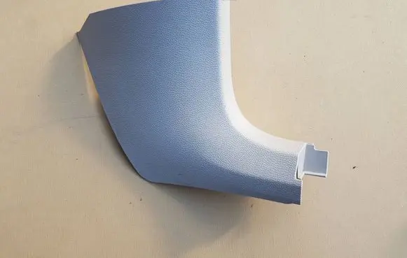 Foot area side trim