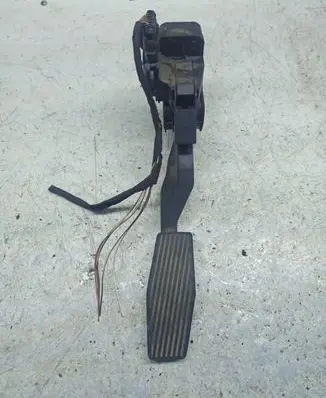 Opel Zafira A Accelerator throttle pedal 90581208 0281002298