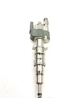 BMW 1 E81 E87 Fuel injector 7589048 PA66GF35 10181010