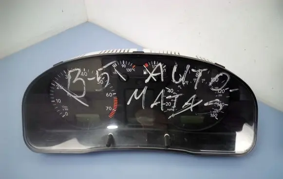 Volkswagen PASSAT B5 Speedometer (instrument cluster) 09051940090