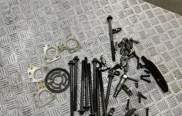 BMW 3 G20 G21 Cylinder head bolts 7797899 8490219 8518181