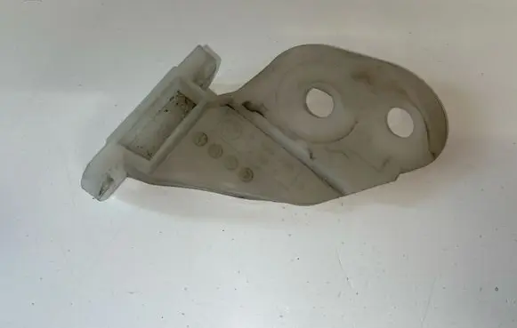 BMW 3 E46 Front bumper mounting bracket 8195295