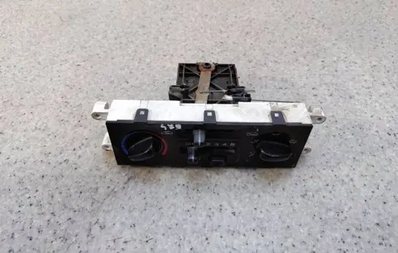 Subaru Forester SF Central console control unit 