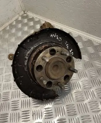 Hyundai i30 Rear wheel hub 