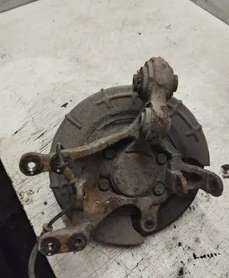 Rear wheel hub spindle/knuckle