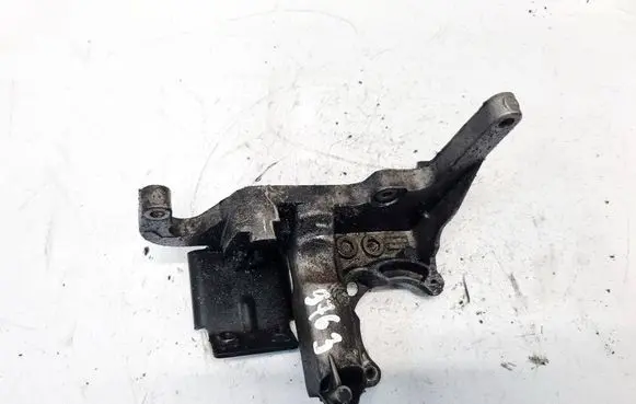 Ford Focus Engine mounting bracket AV6Q98470BB AV6Q-98470-BB