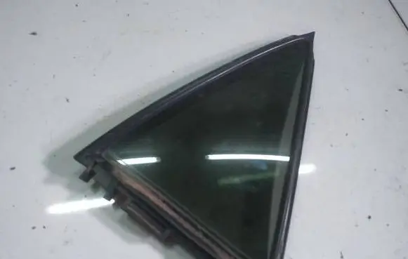 Toyota Auris 150 Rear vent window glass AS2