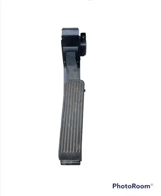 Mercedes-Benz S W220 Accelerator throttle pedal A2203000104