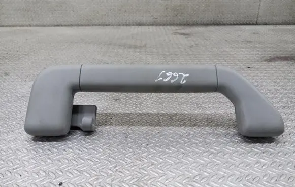 Volkswagen Touareg I Rear interior roof grab handle