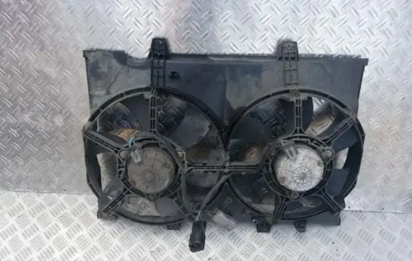 Opel Frontera B Radiator cooling fan shroud 8240266