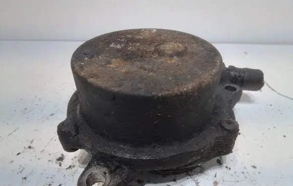 BMW 3 E46 Vacuum pump D77873660 03T2650818