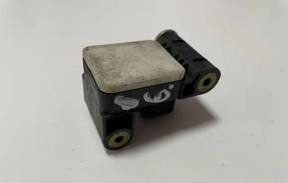 BMW 1 E81 E87 Acceleration sensor 6911003