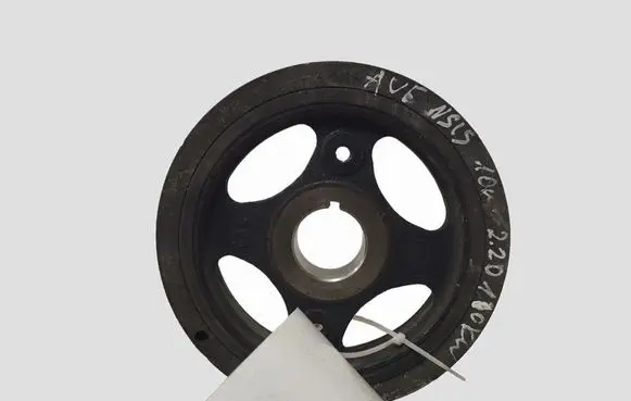 Toyota Avensis T270 Crankshaft pulley 134080R030