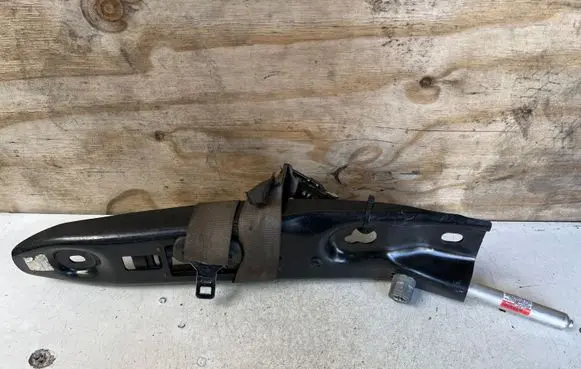 Volvo XC90 Front seatbelt 8686632