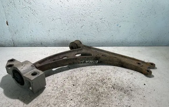 Skoda Octavia Mk2 (1Z) Front lower control arm/wishbone