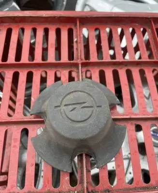 Opel Corsa A Original wheel cap 90124398 2512689