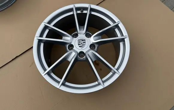 Porsche 911 992 R19 alloy rim 992601025 9926010258Z8