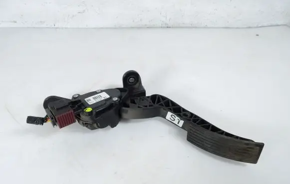 KIA Rio Accelerator throttle pedal