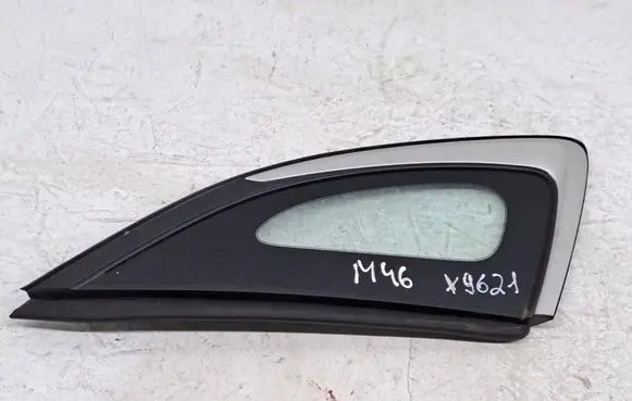 Mazda CX-30 Front triangle window/glass 
