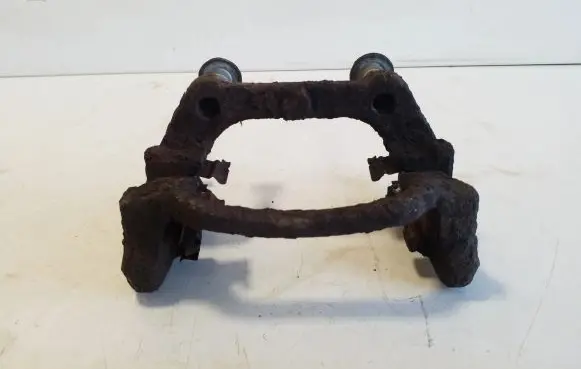 Honda CR-V Brake caliper pad carrier rear 