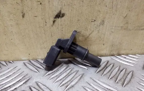 Volkswagen Touran I Camshaft position sensor 06B905163A