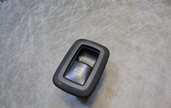 Mercedes-Benz A W169 Electric window control switch A2518200510