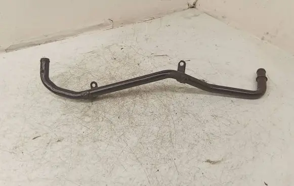 Volkswagen Touareg II Engine coolant pipe/hose 059121511A