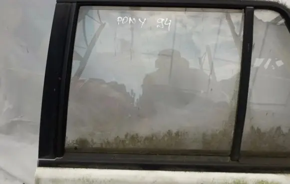 Hyundai Pony Rear door window glass