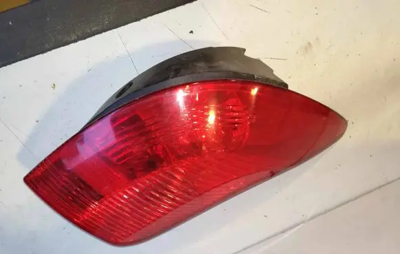 Peugeot 308 Rear/tail lights 2595D