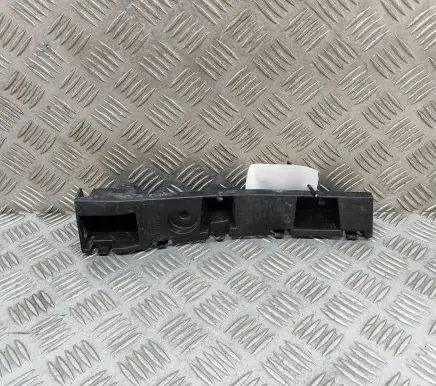 Front bumper mounting bracket