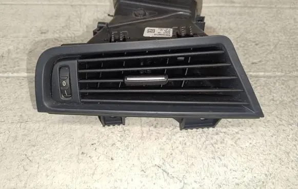 BMW 5 F10 F11 Dashboard side air vent grill/cover trim 9166887