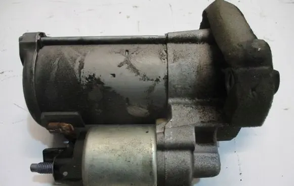 Nissan Qashqai Starter motor 233000379R