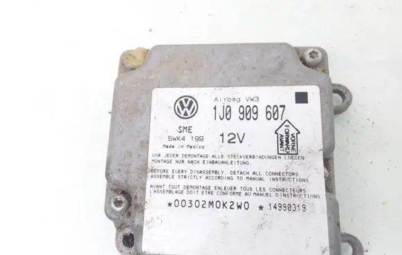 Volkswagen PASSAT B5 Airbag control unit/module 1J0909607 5WK4199