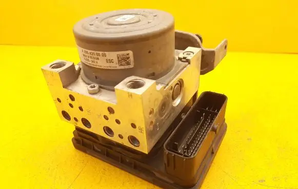 Mercedes-Benz C W205 ABS Pump A2059012800 A2054310000