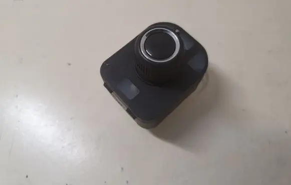 Wing mirror switch